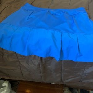 Golf pull up skort.
